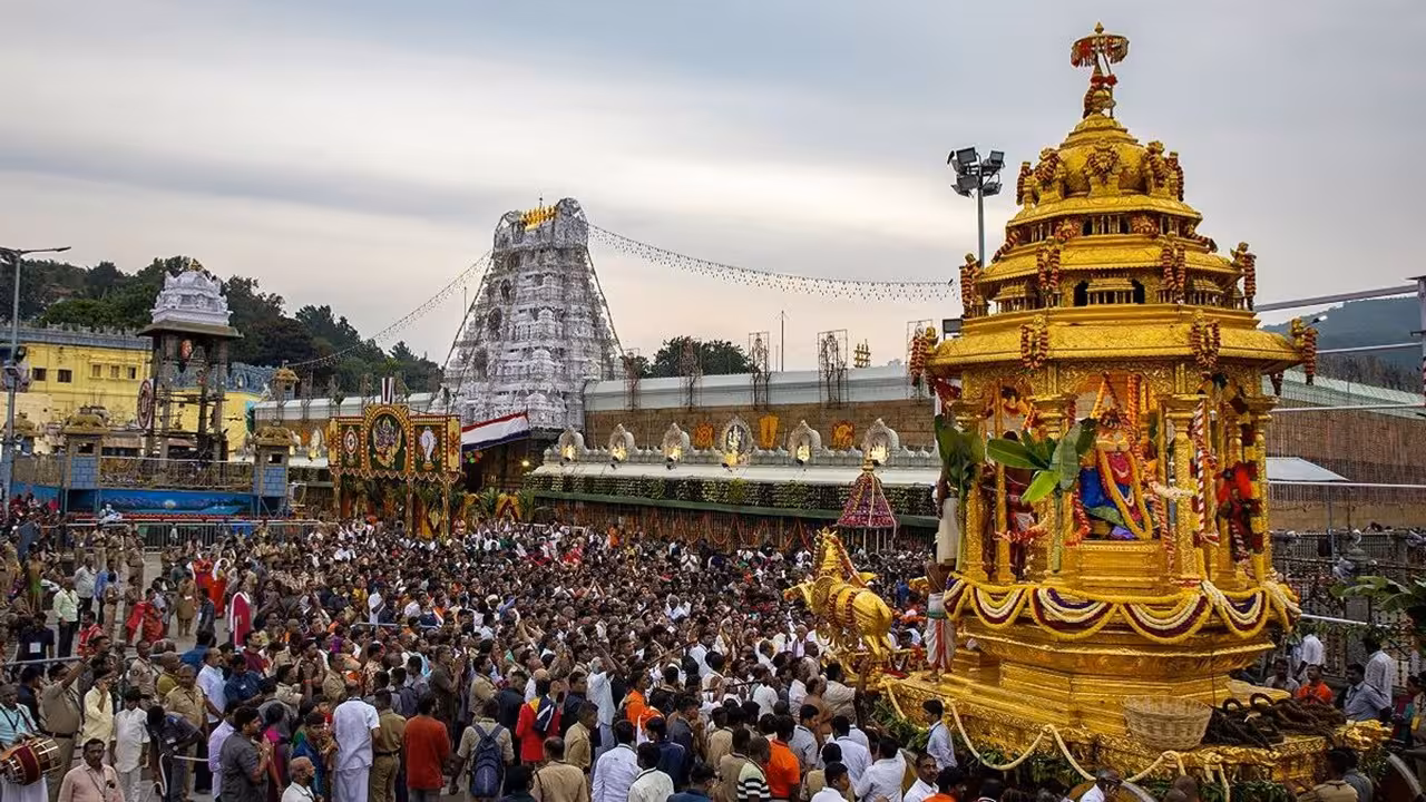 Brahmotsavalu 2026 | బ్రహ్మోత్సవాల వెనుక కనిపించని వేల చేతులు..!