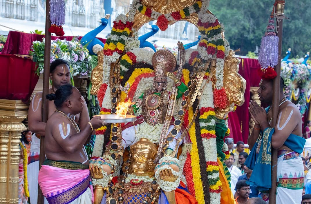 ఉదయం కోదండరాముని అలంకారంలో శ్రీమలయప్పస్వామివారు హనుమంత వాహనంపై తిరుమాడ వీధుల్లో విహరిస్తూ భక్తులకు దర్శనమిచ్చారు.