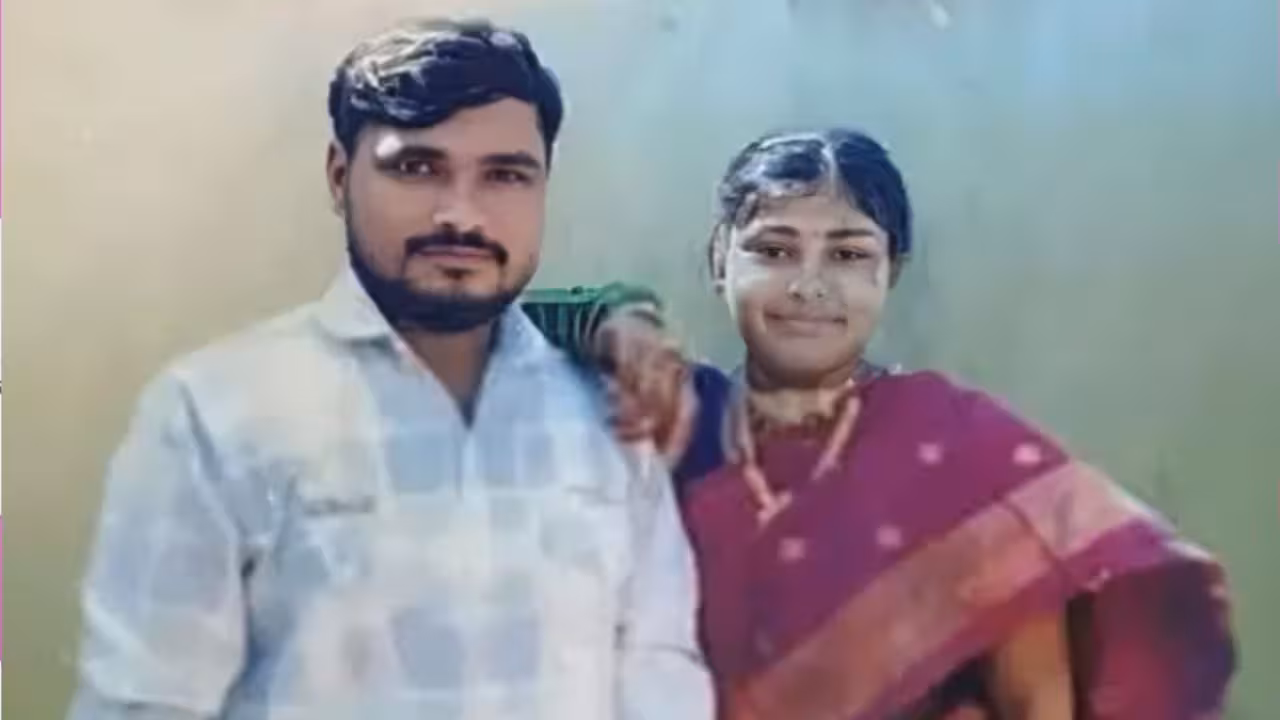 Couples suicide in Lalaguda | ఇంట్లో ఉరేసుకున్న భార్య.. భయపడిన భర్త ఏం చేశాడంటే..