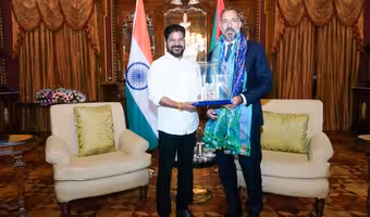 Revanth meets Prince Rahim Aga khan-V | తెలంగాణ గ్లోబల్ సమ్మిట్కు రండి.. ప్రిన్స్ రహీమ్ అగా ఖాన్-Vను కోరిన సీఎం రేవంత్