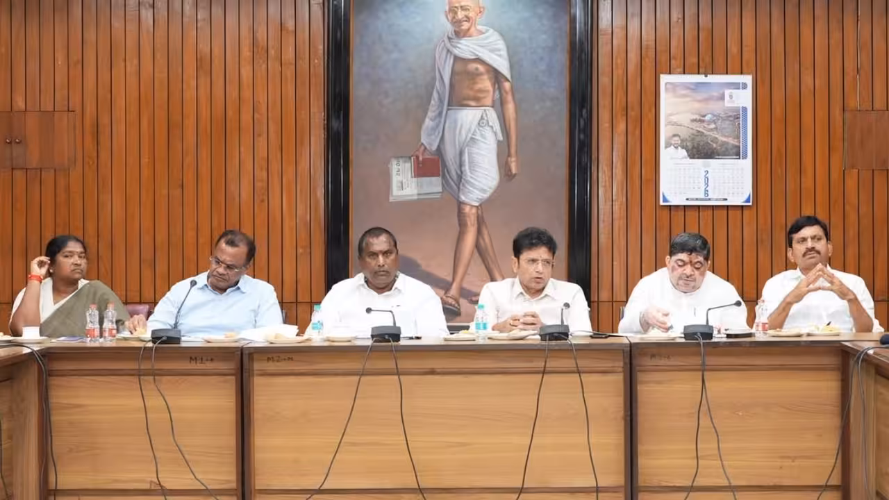 Godawari Pushkaraalu-Cabinet sub committee meeting | రోజుకు 1,568 బస్సులు.. 6,740 రౌండ్ల ట్రిప్పులు