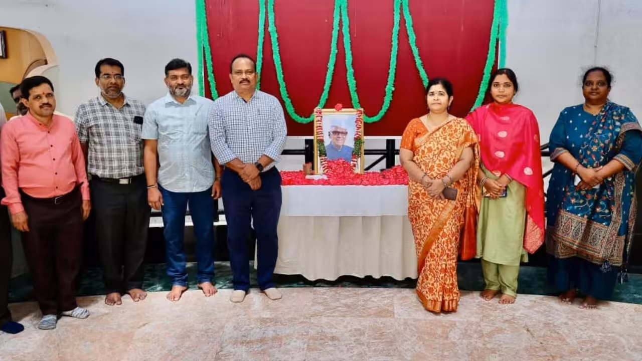 TGSRTC Bus Bhavan | కొండా లక్ష్మణ్ బాట భావితరాలకు నిరంతర స్ఫూర్తి