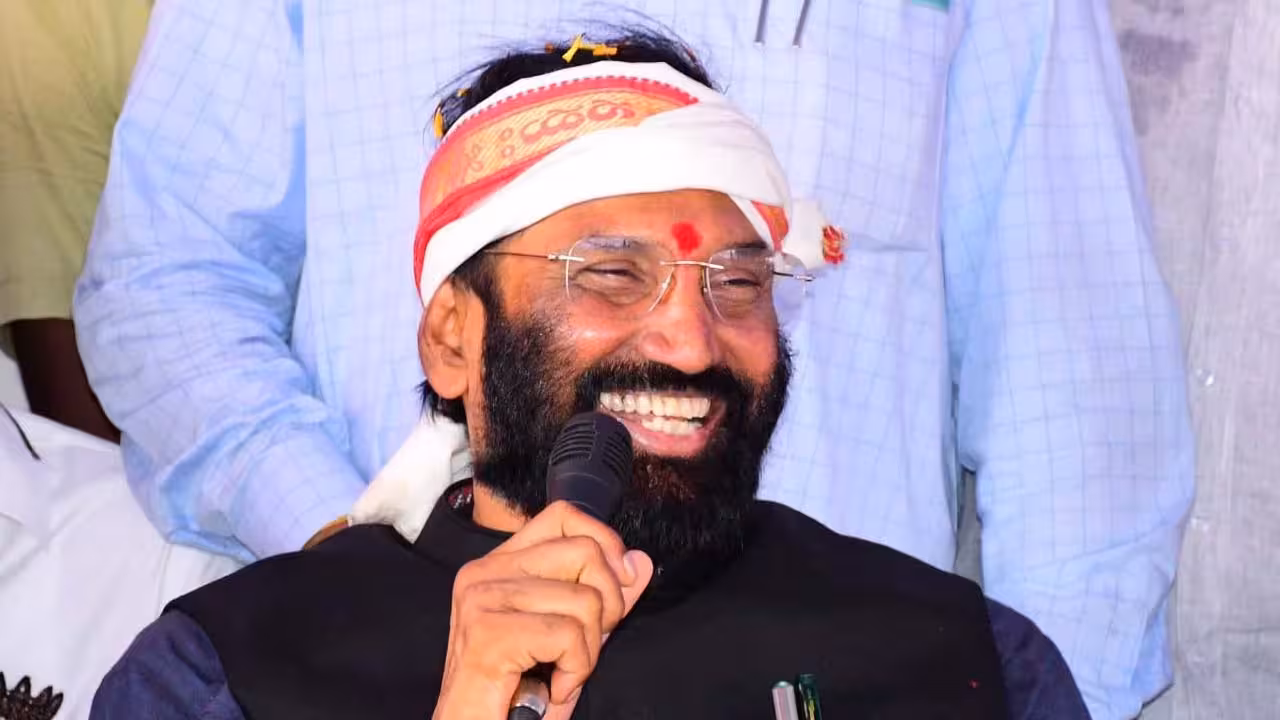 పదేళ్లలో ఒక్క కొత్త రేషన్ కార్డు ఇవ్వలేదు : మంత్రి ఉత్తమ్