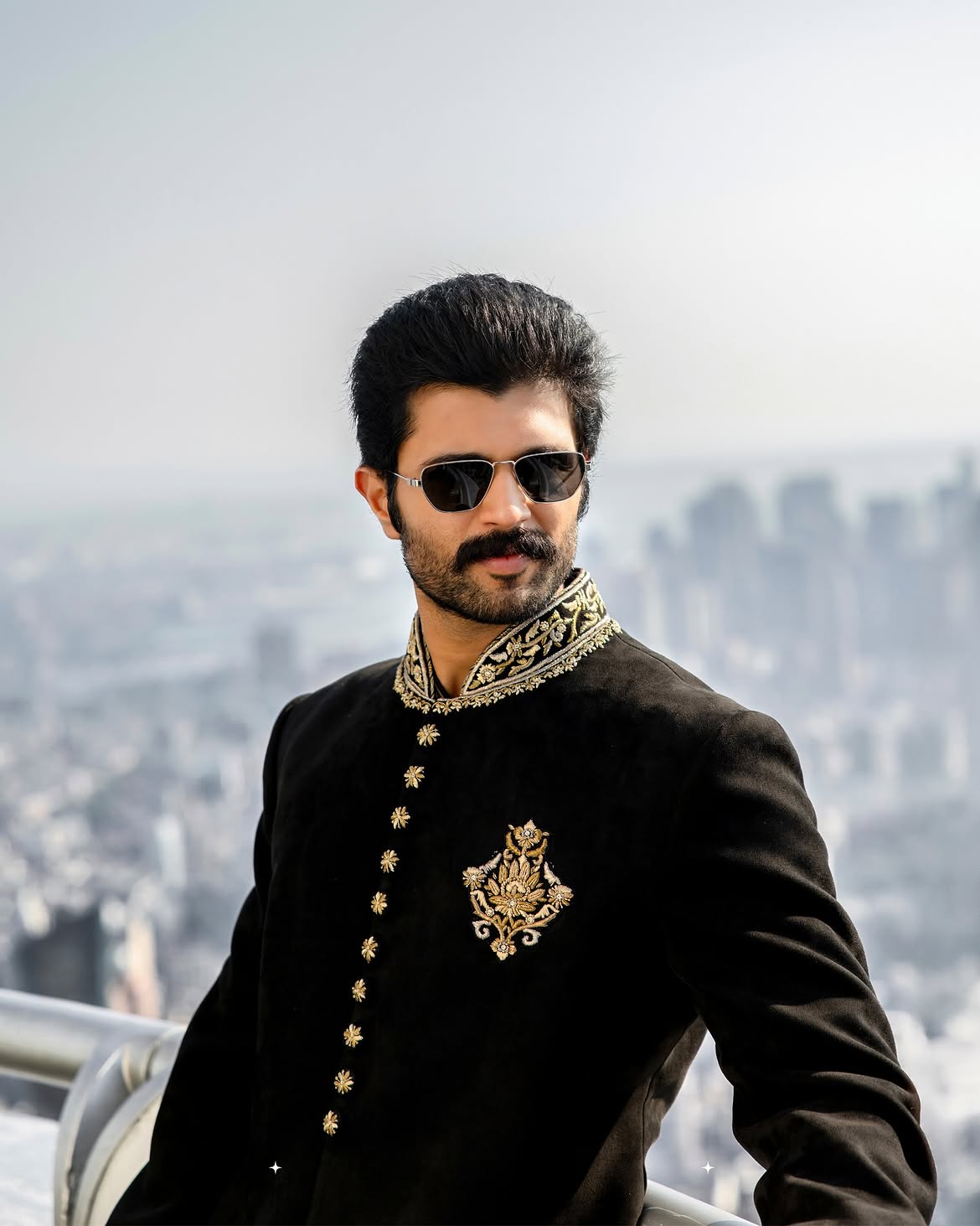 టాలీవుడ్ హీరో విజయ్ దేవరకొండ కొత్త బిజినెస్ మొదలుపెట్టబోతున్నాడు. స్కిన్ కేర్ బ్రాండ్ లాంఛ్ చేయబోతున్నారు.