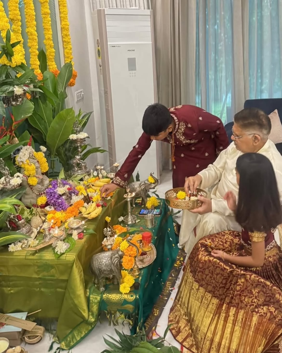 VinayakaChavithi | అత్తింట్లో రష్మిక – కొడుకుతో అల్లు అర్జున్ – స్టార్ హీరోహీరోయిన్ల వినాయక చవితి సెలబ్రేషన్స్ - Image 6