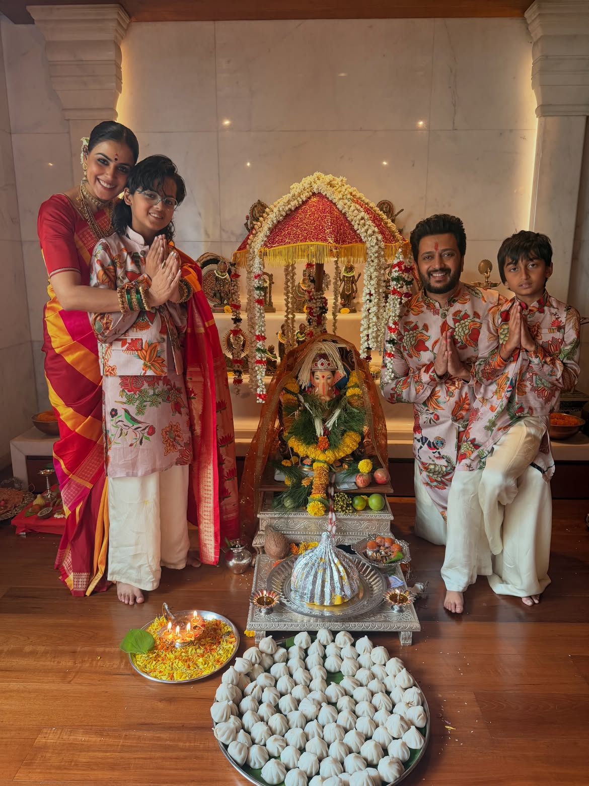 VinayakaChavithi | అత్తింట్లో రష్మిక – కొడుకుతో అల్లు అర్జున్ – స్టార్ హీరోహీరోయిన్ల వినాయక చవితి సెలబ్రేషన్స్ - Image 2