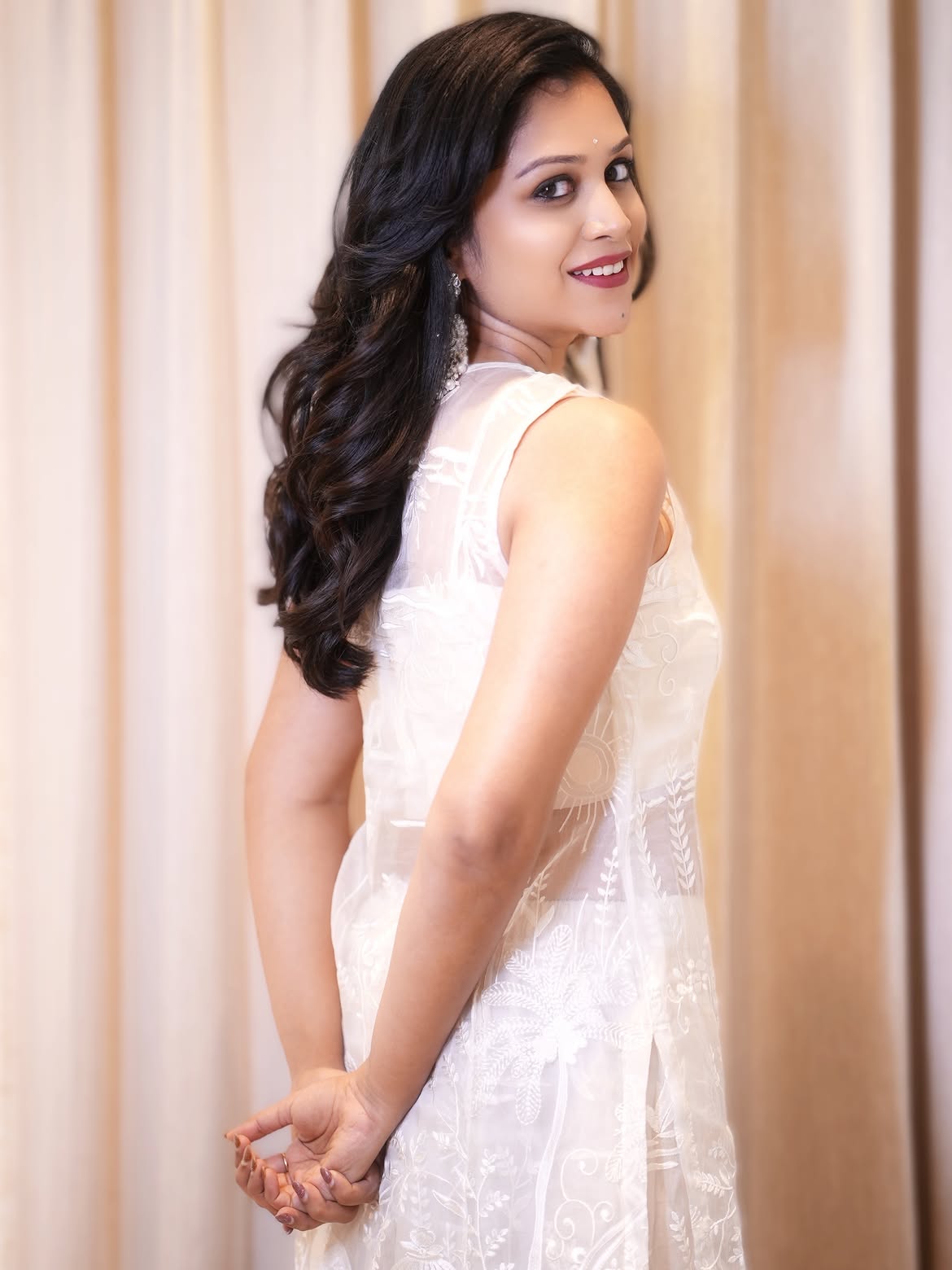 Yashmi Gowda | రొమాంటిక్ సీరియల్తో తెలుగులోకి బిగ్బాస్ బ్యూటీ రీఎంట్రీ - Image 7
