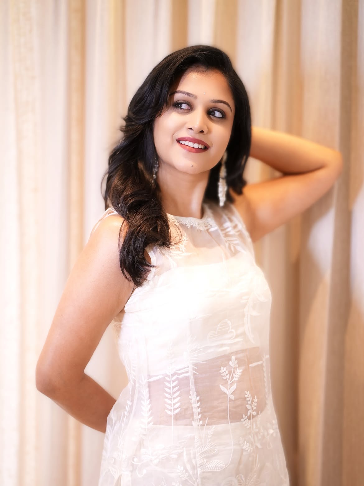 Yashmi Gowda | రొమాంటిక్ సీరియల్తో తెలుగులోకి బిగ్బాస్ బ్యూటీ రీఎంట్రీ - Image 5