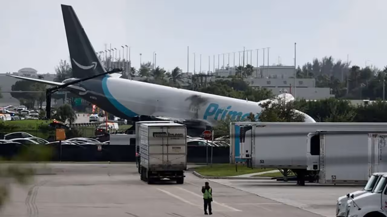 Amazon Cargo Plane | రన్వేదాటి రోడ్డుపైకి దూసుకెళ్లిన అమెజాన్ కార్గో విమానం.. ఐదుగురు దుర్మరణం