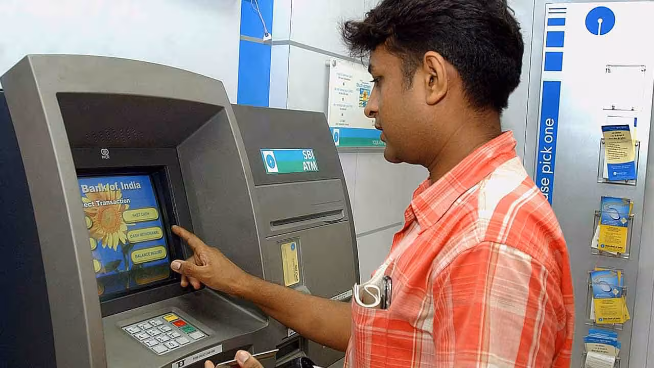 ATM Charges | 3 రోజులు బ్యాంకుల సమ్మె.. ఏటీఎం చార్జీలపై ఖాతాదారులకు ఊరట..