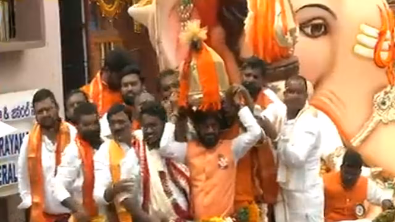 Balapur Laddu | రికార్డు ధర పలికిన బాలాపూర్ గణేశ్ లడ్డూ.. రూ.39 లక్షలకు దక్కించుకున్న సామ ప్రణీత్ రెడ్డి
