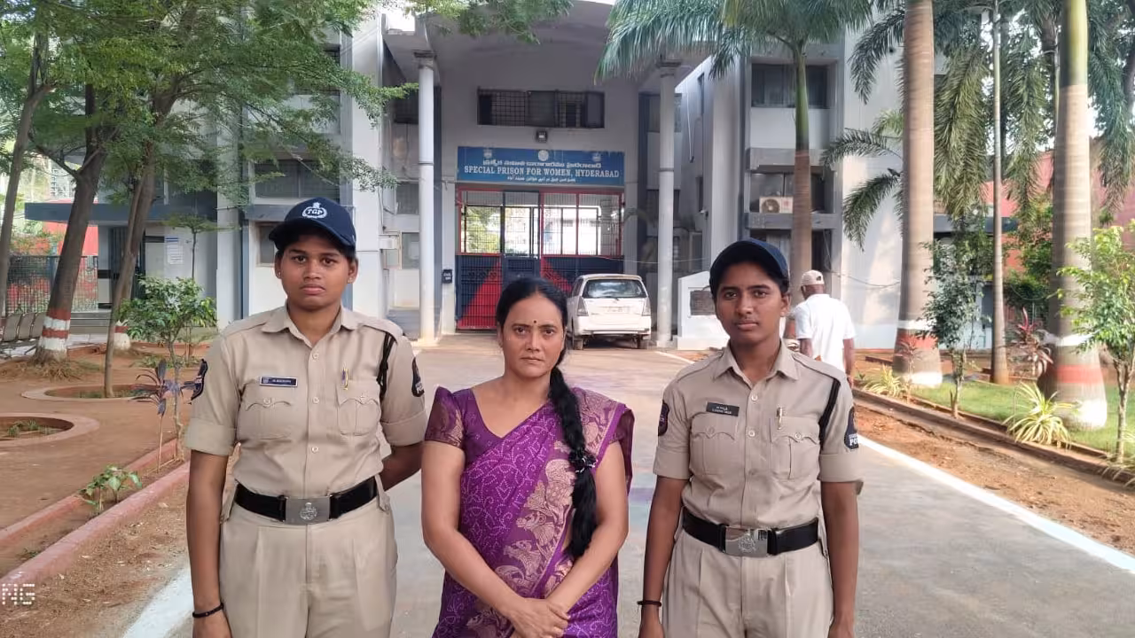 Borabanda Belt Shop PD Act | ఆడవాళ్లైతే ఏంది?… తప్పుడు పనులు చేస్తే.. బయటికి రాకుండా జైలు