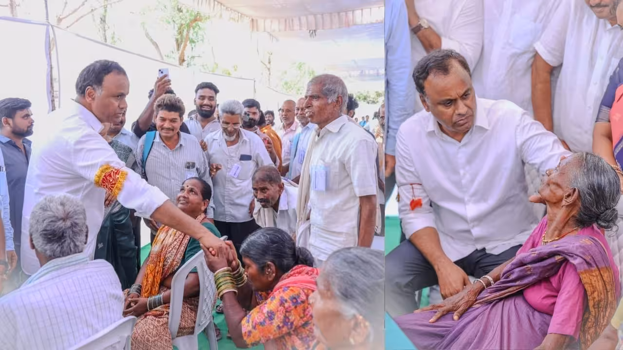 Komatireddy Rajagopal Reddy | అయ్యా! నీ వల్లే మాకు కండ్ల ఆపరేషన్లు.. పెద్ద కొడుకులెక్క సూస్కుంటున్నవ్