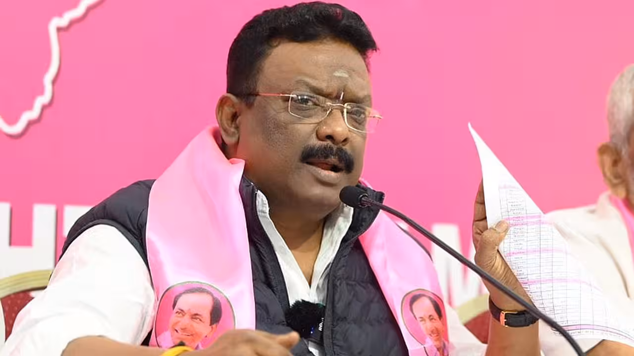 Dasoju Sravan Press Meet | వైట్ కాలర్ క్రిమినల్ పొంగులేటి.. సీఎం పదవి కొనుక్కున్న రేవంత్