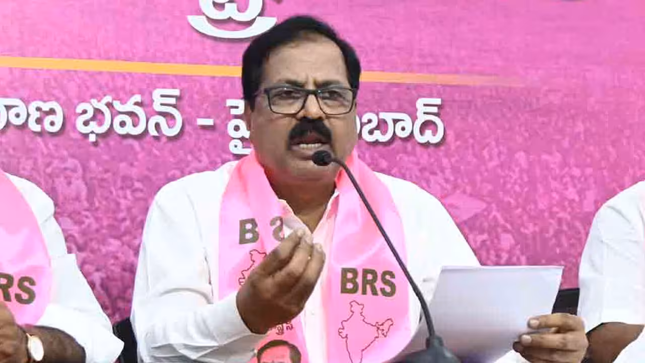 Deviprasad | మూడేండ్లలో ఒక్క హామీ అమలు చేయలే.. మరో రెండేండ్లు అడగడం అమానుషం: దేవీప్రసాద్