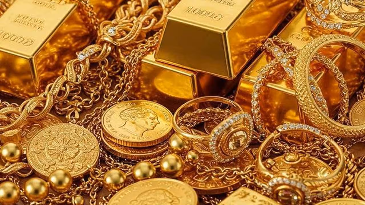 Gold And Silver Prices Today | ఒక్క రోజులోనే రూ.25వేలకు పైగా తగ్గిన పసిడి ధర.. పెట్టుబడిదారులకు నిపుణుల అలర్ట్..