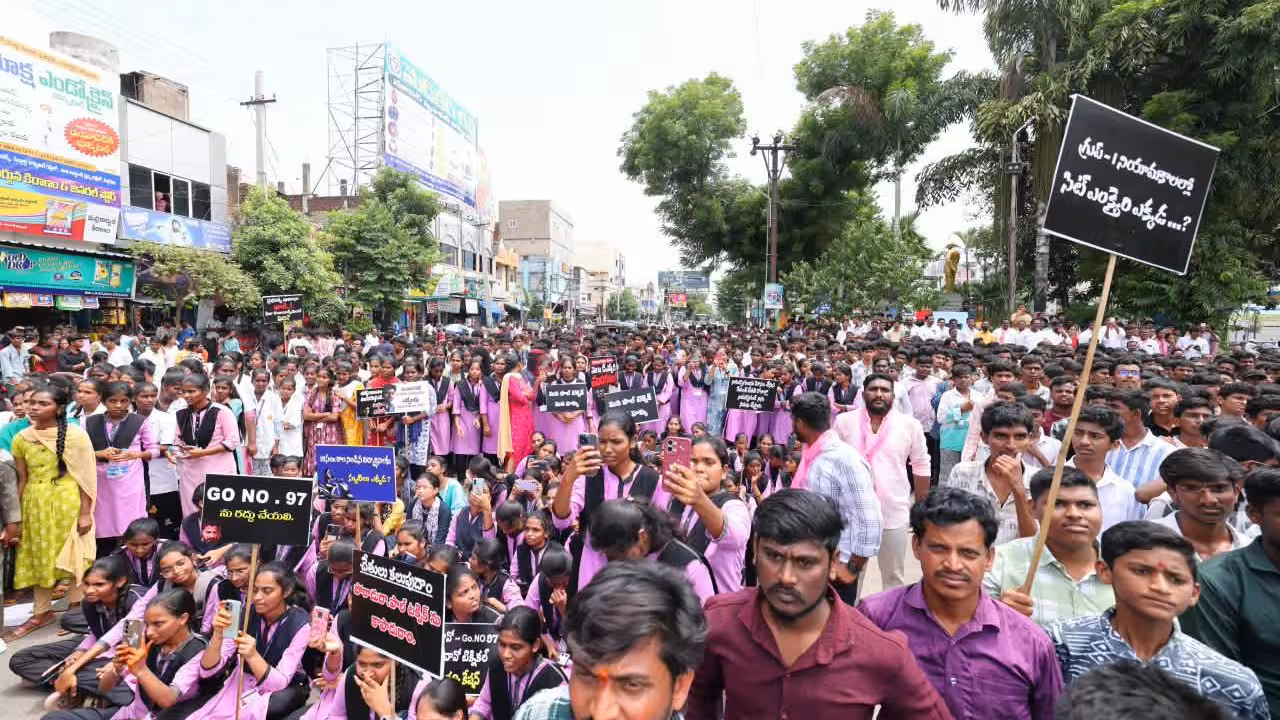 Harish Rao Demands CM Revanth Reddy's Resignation Over Failed Youth Promises