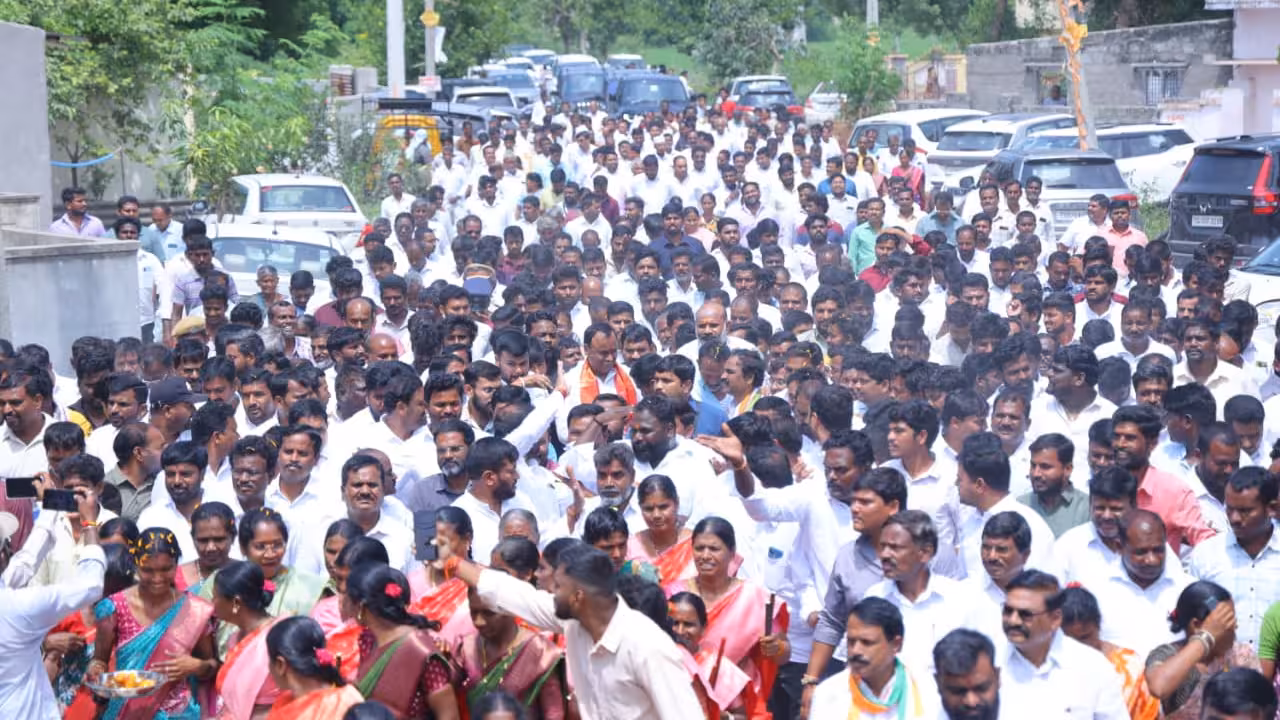 Will Fight For Real Congress Workers Rajgopal Reddy on YSR Death Anniversary
