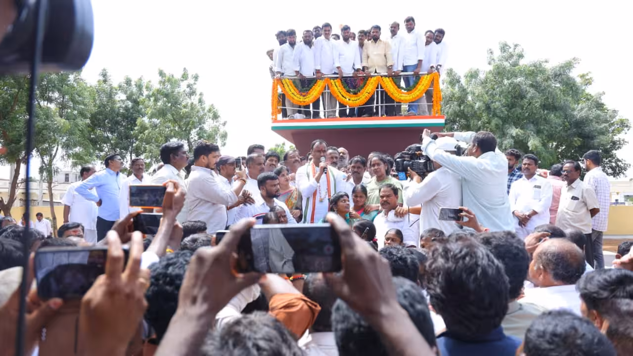 Will Fight For Real Congress Workers Rajgopal Reddy on YSR Death Anniversary