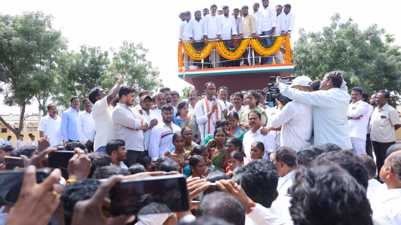Will Fight For Real Congress Workers Rajgopal Reddy on YSR Death Anniversary