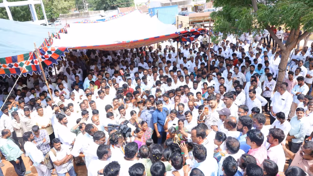 Will Fight For Real Congress Workers Rajgopal Reddy on YSR Death Anniversary