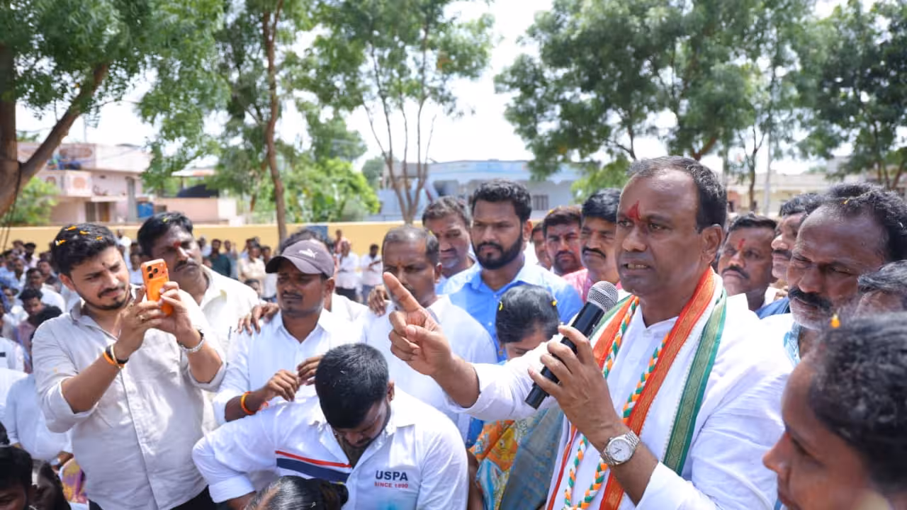 Will Fight For Real Congress Workers Rajgopal Reddy on YSR Death Anniversary