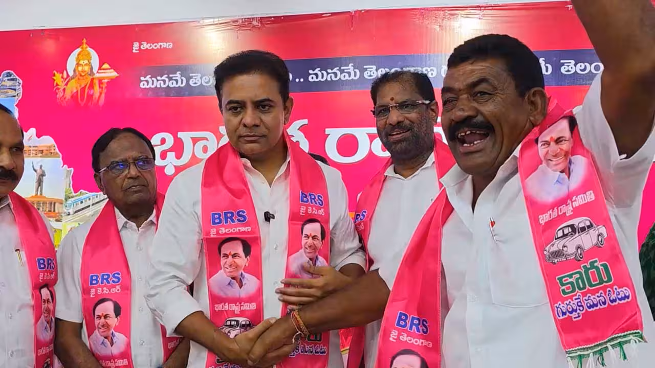 KTR | పాలిచ్చే బర్రెను వదులుకుని.. తన్నే దున్నపోతును తెచ్చుకున్నారు
