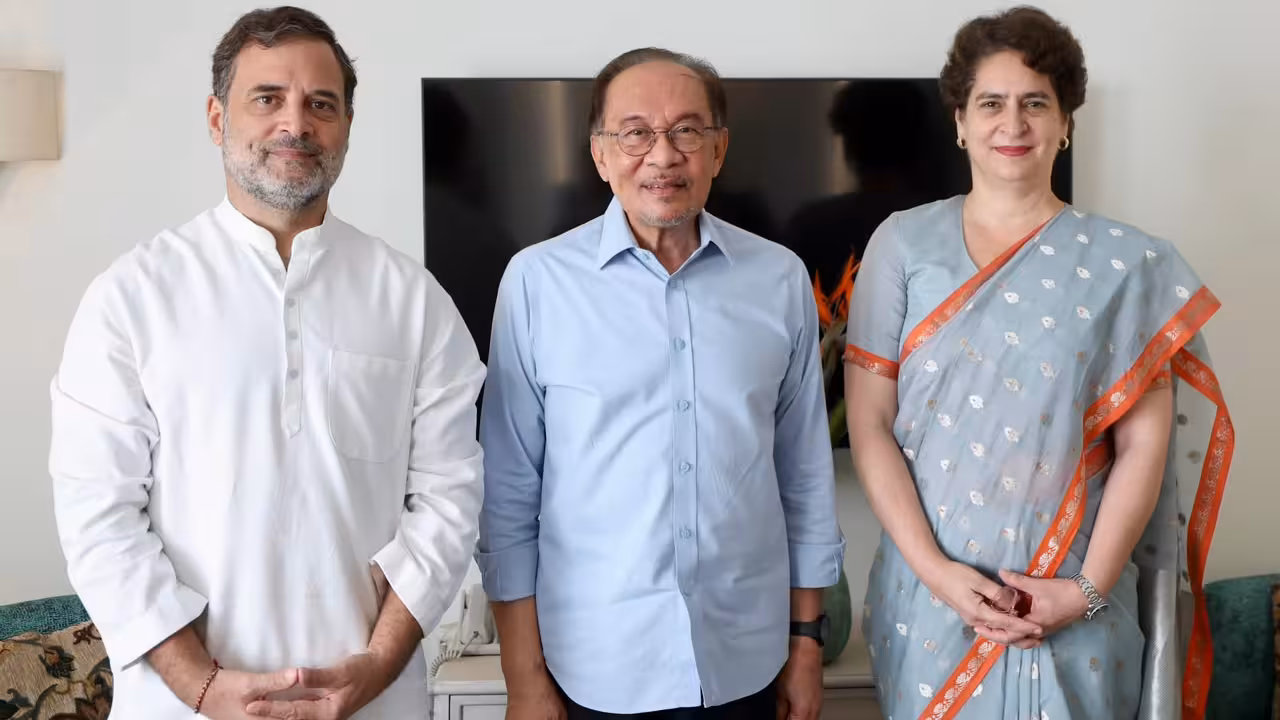 Anwar Ibrahim Rahul Gandhi Meeting | ఢిల్లీలో ఆసక్తికర భేటీ: రాహుల్ గాంధీ, ప్రియాంకలతో మలేషియా ప్రధాని బ్రేక్ఫాస్ట్