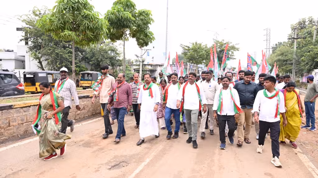 Teenmar Mallanna Warns Revanth Reddy During BC Rajyadhikara Yatra in Vikarabad