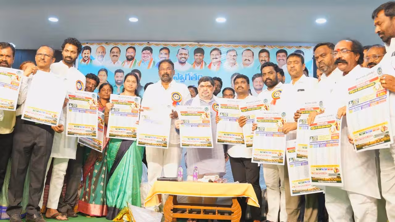 Ponnam Prabhakar | కుల వృత్తిదారులకు 50 ఏళ్లకే పెన్షన్