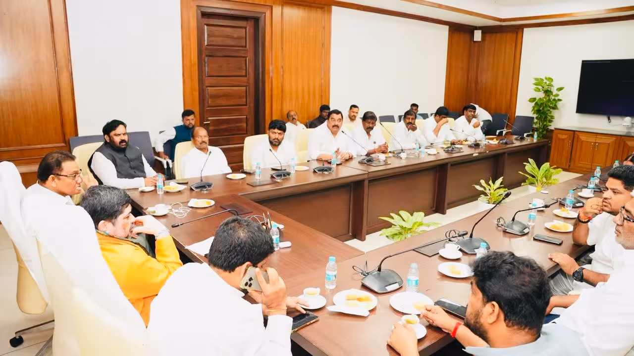 Telangana Ministers Demand KCR's Resignation Ahead of Maha Dharna