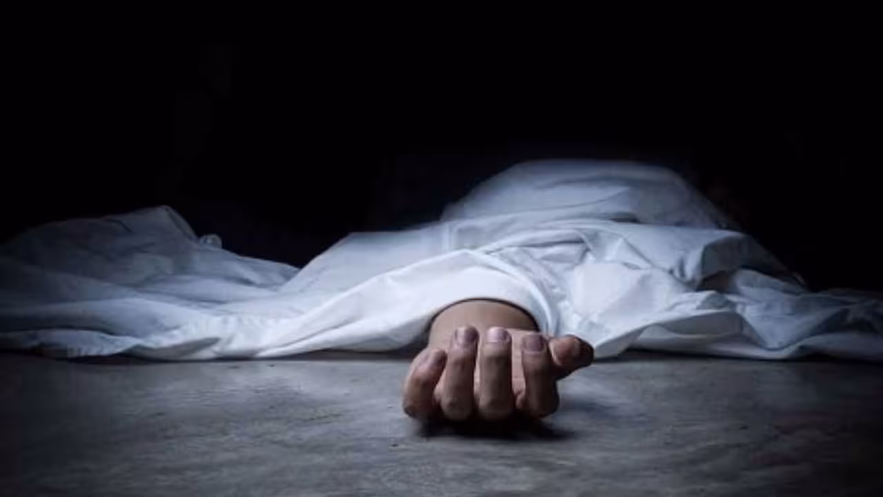 Rajendranagar Murder Case | డ్రగ్స్ సమాచారం లీక్ చేస్తున్నాడనే కక్షతో స్నేహితుడిని పొడిచి చంపిన ఫ్రెండ్స్