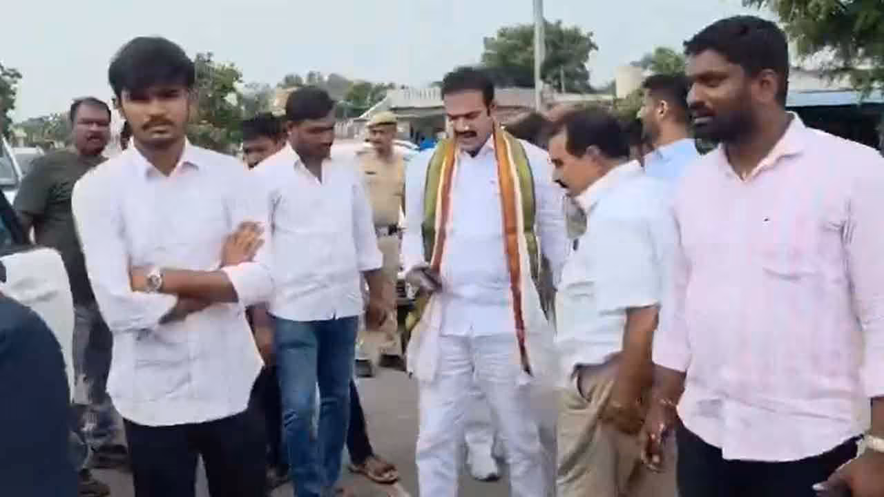 MLA Ramachandru Naik | డోర్నకల్ కాంగ్రెస్ ఎమ్మెల్యే రామచంద్రు నాయక్కి తప్పిన ప్రమాదం