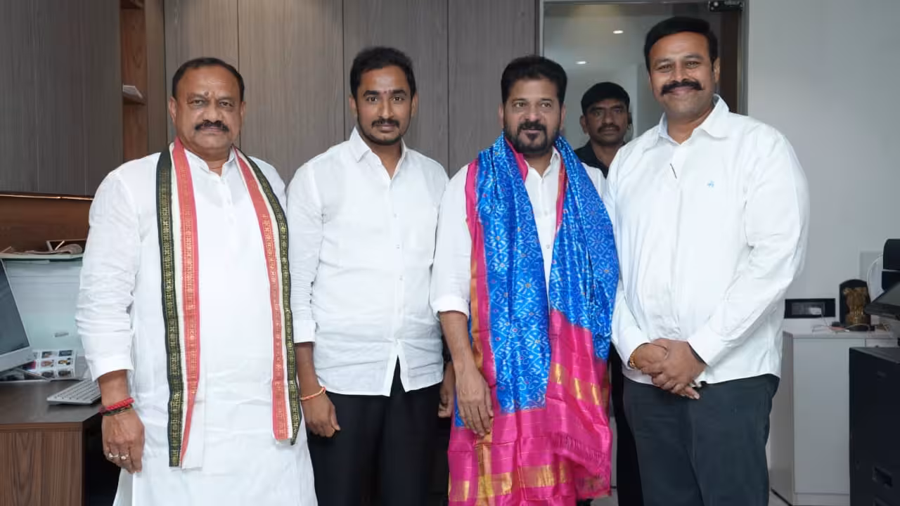 Telangana Graduate MLC Elections | సీఎం రేవంత్ను కలిసిన పట్టభద్రుల ఎమ్మెల్సీ అభ్యర్థులు.. ఎన్నికల ప్రచారంపై దిశానిర్దేశం