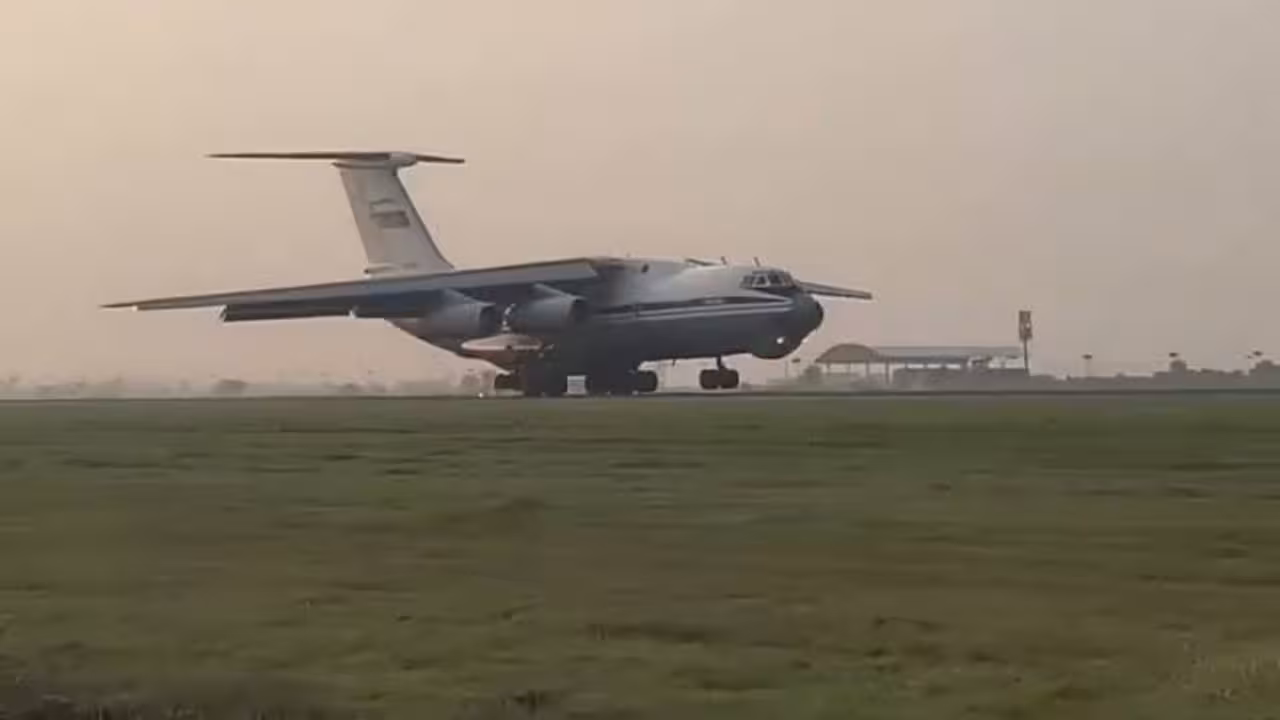 Russian Aircraft | మొదటిసారి ఆ విమానాశ్రయంలో ల్యాండ్ అయిన రష్యన్ సైనిక విమానాలు..