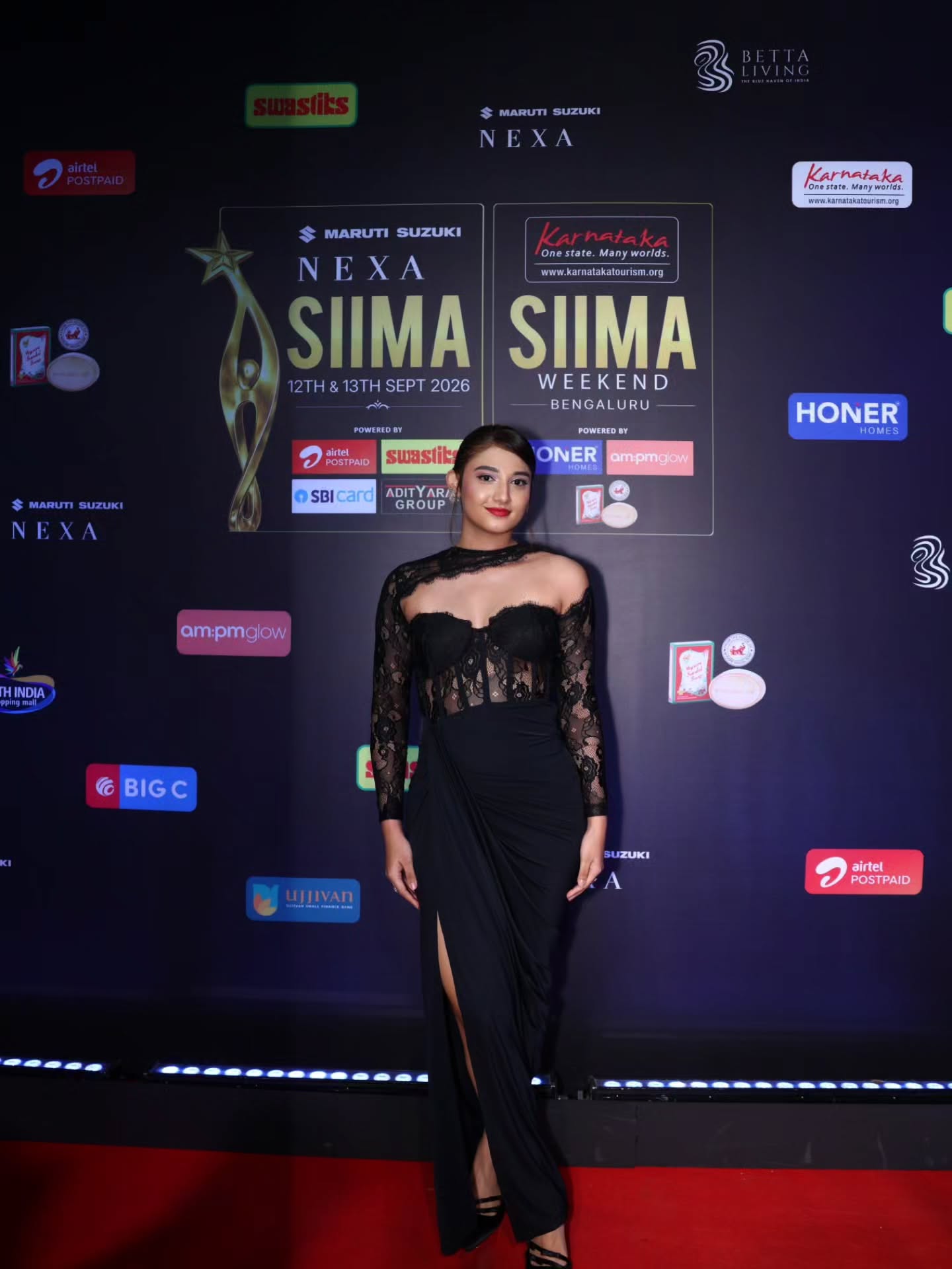 Siima Awards 2026 | సైమా అవార్డ్స్ వేడుకలో సందడి చేసిన హీరోయిన్లు – స్పెషల్ అట్రాక్షన్గా రుక్మిణి వసంత్ - Image 1