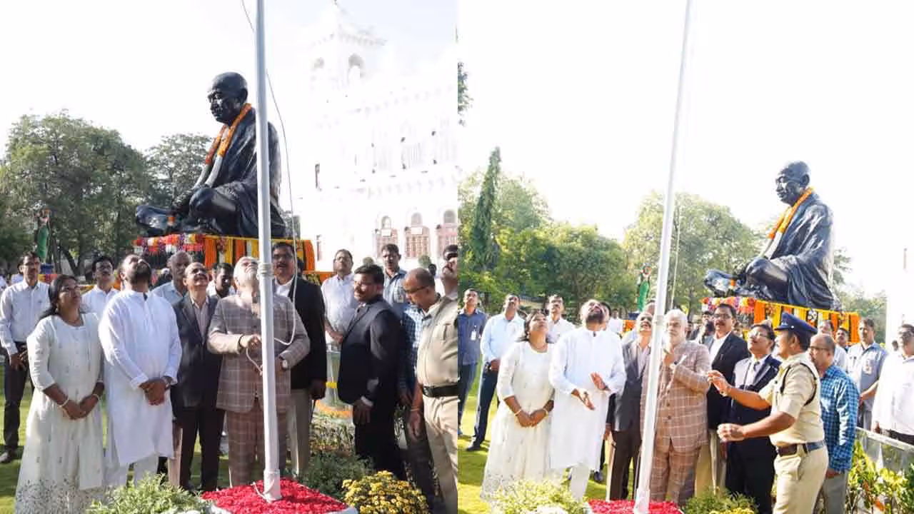 Telangana Assembly | అసెంబ్లీలో జాతీయ జెండా ఎగురవేసిన స్పీకర్