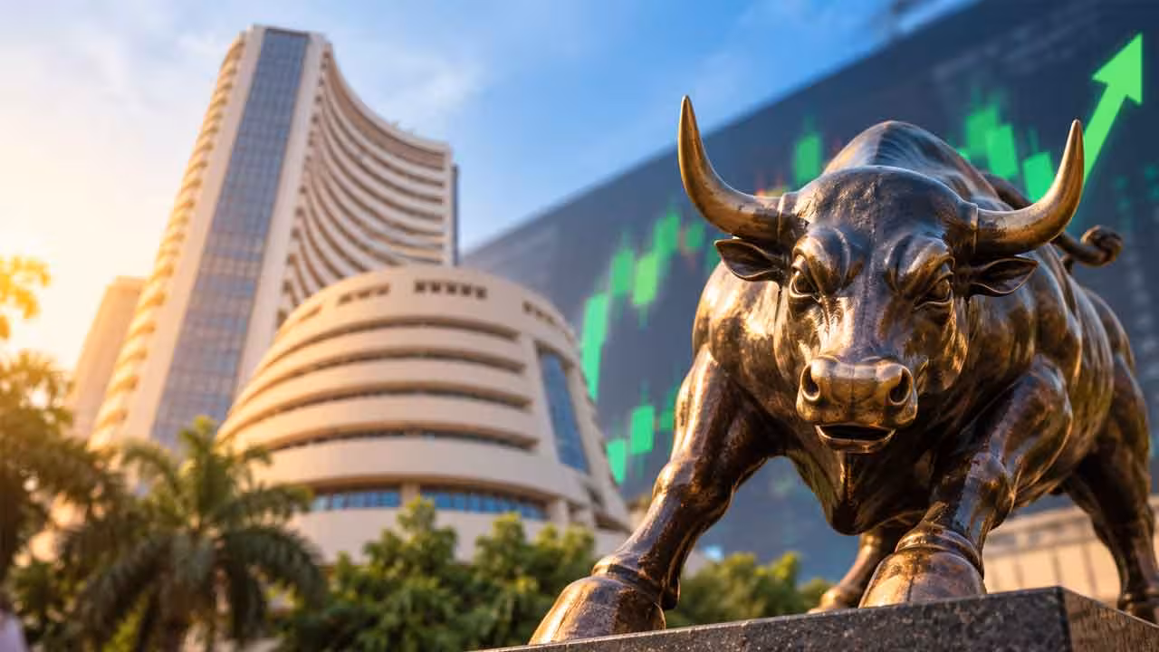 Stock Markets | భారీ పతనం తర్వాత మార్కెట్లకు ఊరట.. 300 పాయింట్లు పెరిగిన సెన్సెక్స్..