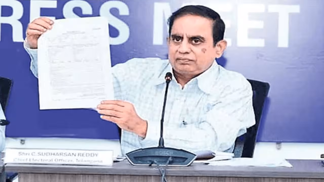 SIR | ఓటరు రికార్డులో వ్యత్యాసాలు.. రాష్ట్ర ఎన్నికల ముఖ్య అధికారి సుదర్శన్ రెడ్డికి SIR నోటీసులు