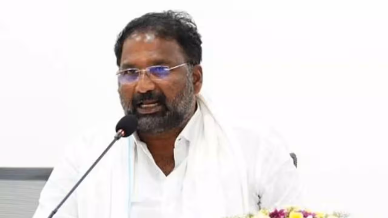 Vakiti Srihari | ఇప్పటికీ పెత్తందార్ల పోకడలు కొనసాగడం దురదృష్టకరం: మంత్రి వాకిటి శ్రీహరి