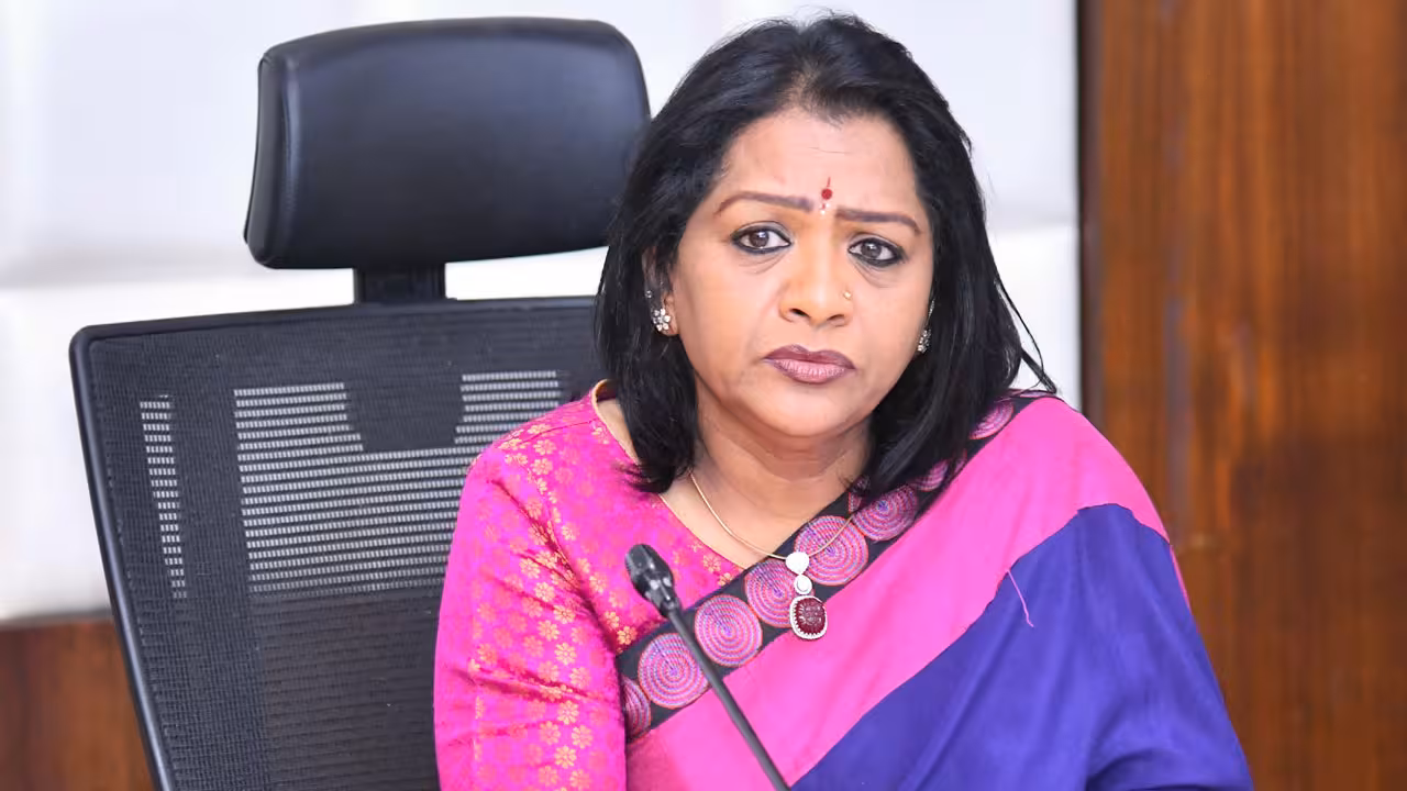 Gadwal Vijayalakshmi | పర్యావరణహితంగా మట్టి వినాయక విగ్రహాలను పూజించాలి: గద్వాల్ విజయలక్ష్మి