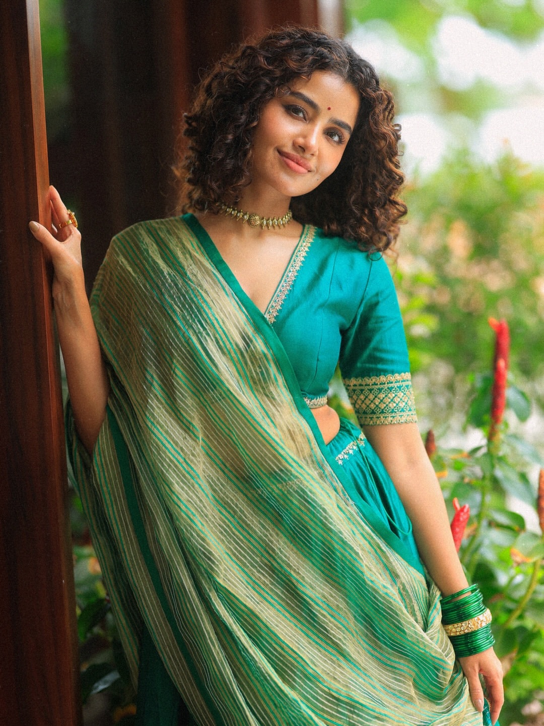 Anupama Parameswaran | తెలంగాణ యాస నేర్చుకున్న అనుపమ – బొమ్మరిల్లు లాంటి సినిమా – క్రేజీ కళ్యాణంపై నిర్మాత కామెంట్స్ - Image 8