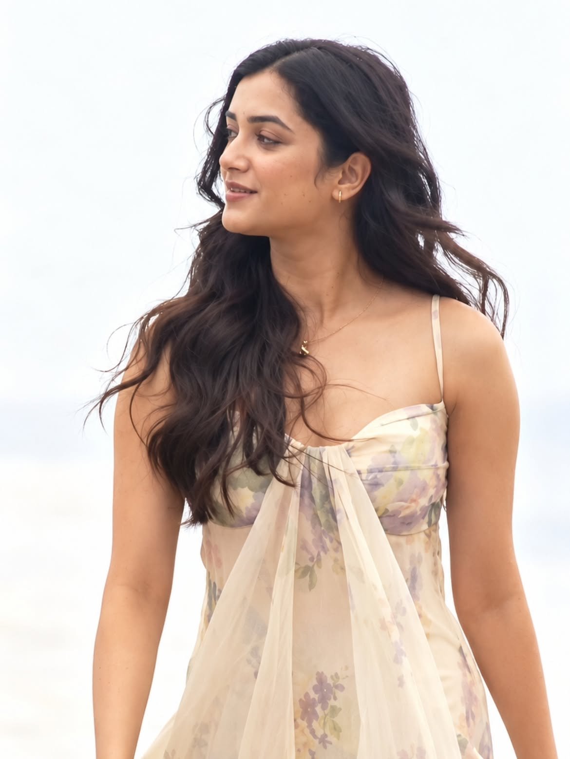 Bhagyashri Borse | అల్ట్రా మోడ్రన్ లుక్లో భాగ్యశ్రీ బోర్సే - Image 6