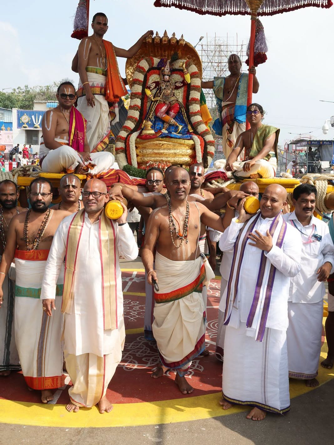 Navaratri Brahmotsavam | చిన్నశేష వాహనంపై శ్రీకృష్ణుడిగా శ్రీవారు.. తిరుమలలో బ్రహ్మోత్సవ వైభవం! - Image 11