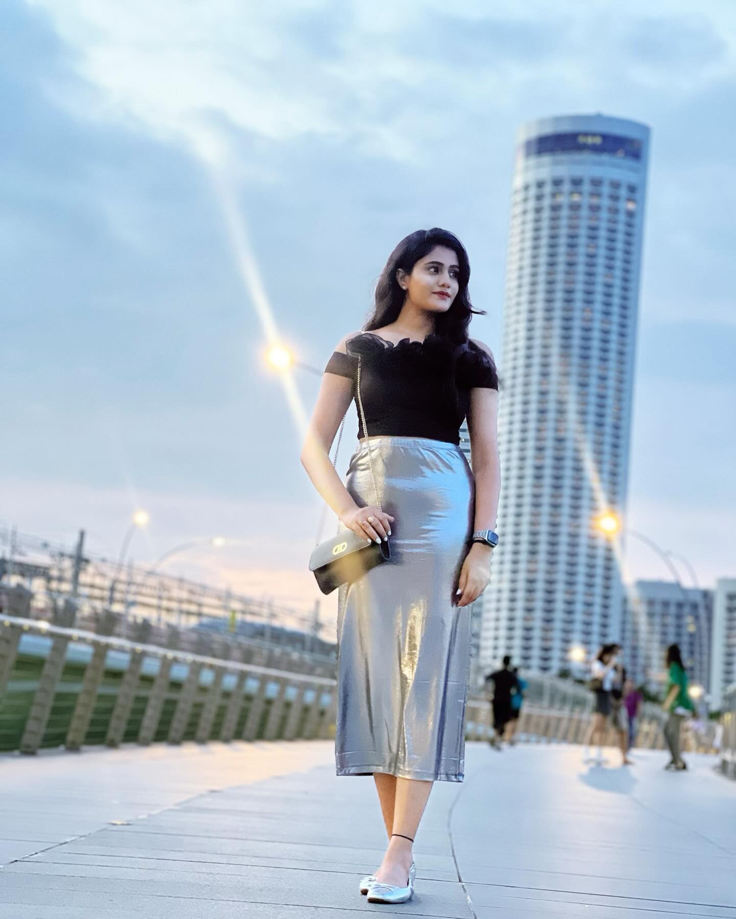 Serial Actress | ట్రెండీ లుక్లో జగద్ధాత్రి సీరియల్ హీరోయిన్ - Image 1