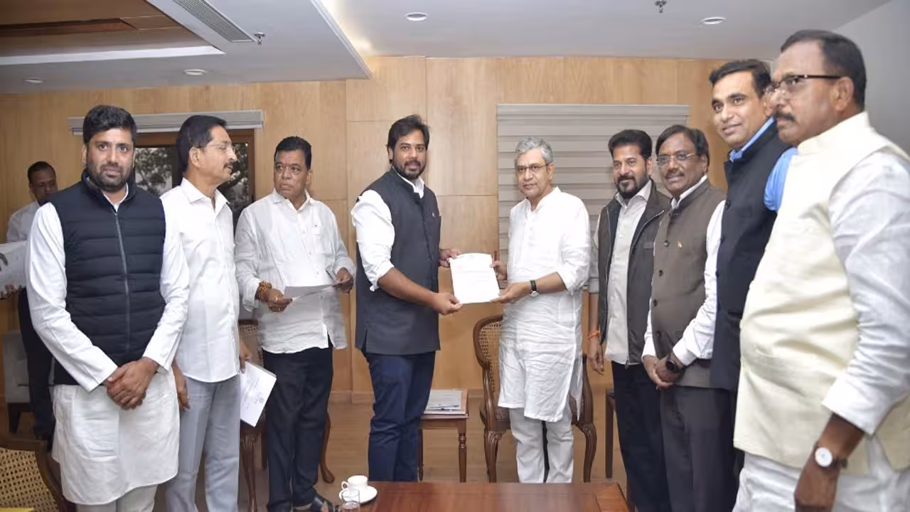 Gaddam Vamshi | రైల్వేల అభివృద్ధికి ప్రాధాన్యం ఇవ్వండి.. కేంద్రమంత్రికి పెద్దపల్లి ఎంపీ వినతి