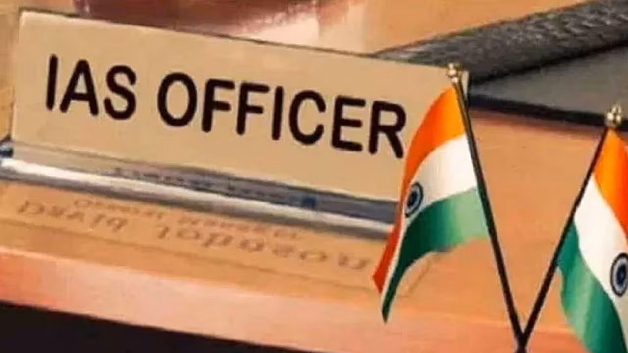 IAS Transfers | రాష్ట్రంలో 12 మంది సీనియర్ ఐఏఎస్లు బదిలీ.. దానకిశోర్ పదవీకాలం పొడగింపు