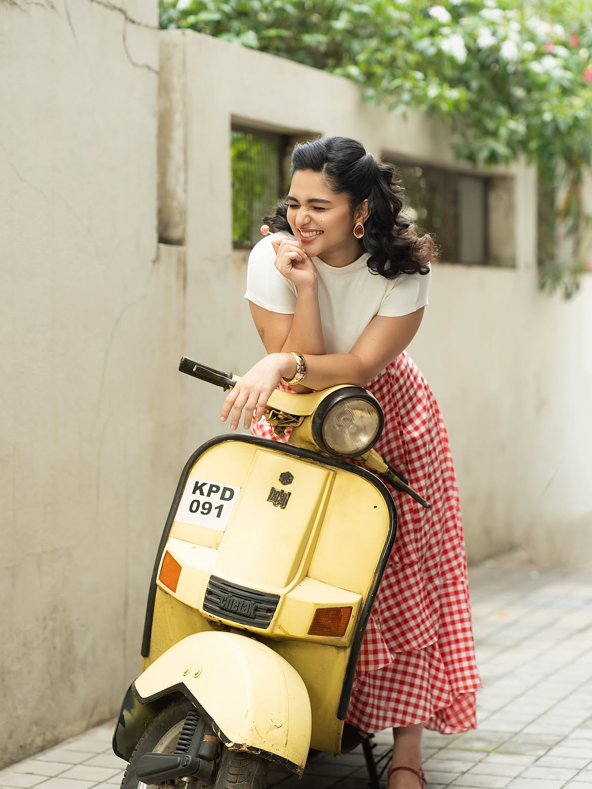 Kayadu Lohar | రెట్రో లుక్లో కయదు – క్యూట్ ఫాటోలతో మాయ చేసిన ప్యారడైజ్ హీరోయిన్ - Image 4