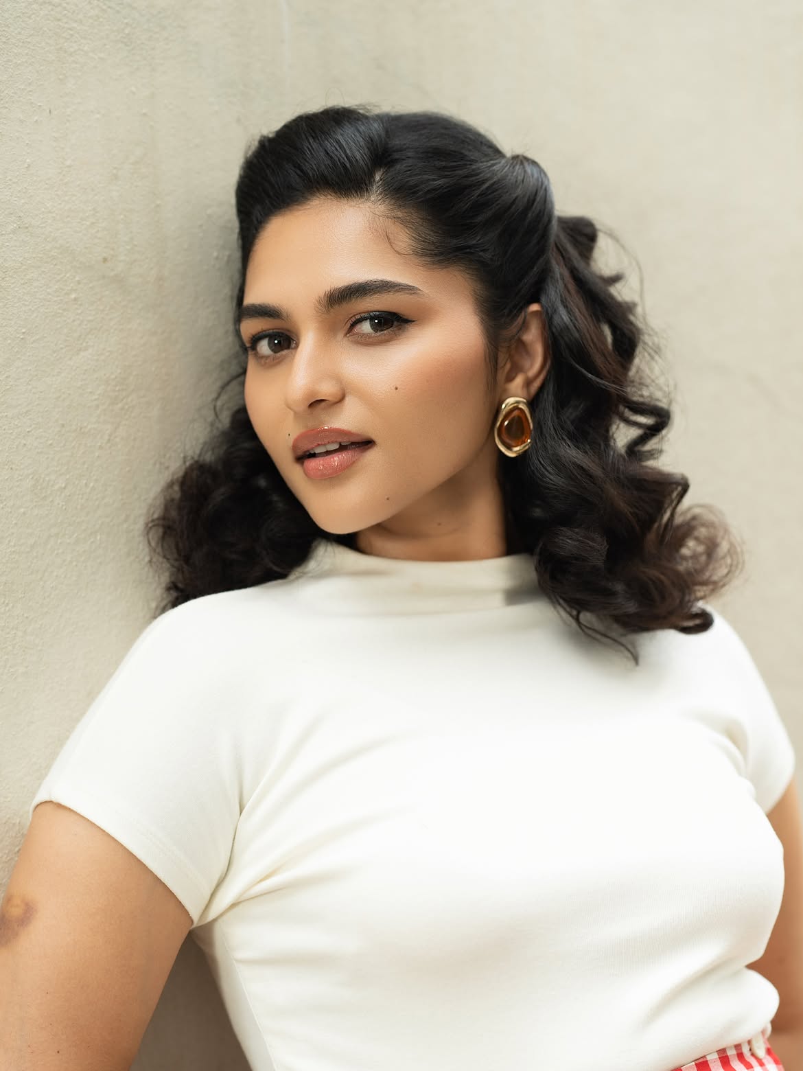 Kayadu Lohar | రెట్రో లుక్లో కయదు – క్యూట్ ఫాటోలతో మాయ చేసిన ప్యారడైజ్ హీరోయిన్ - Image 2