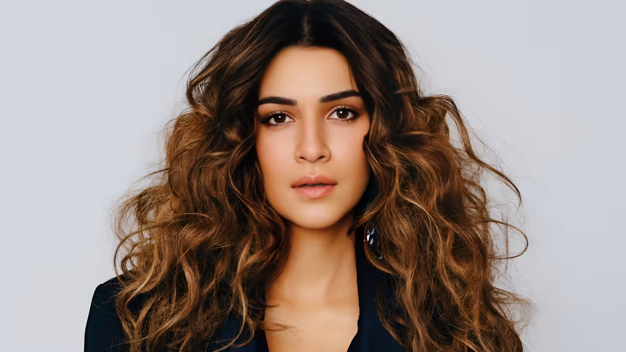 Kriti Sanon | నా దుస్తులపై టీవీ షోలో చర్చించడం ఆశ్చర్యమేసింది..! కృతి సనన్ ఆసక్తికర వ్యాఖ్యలు..